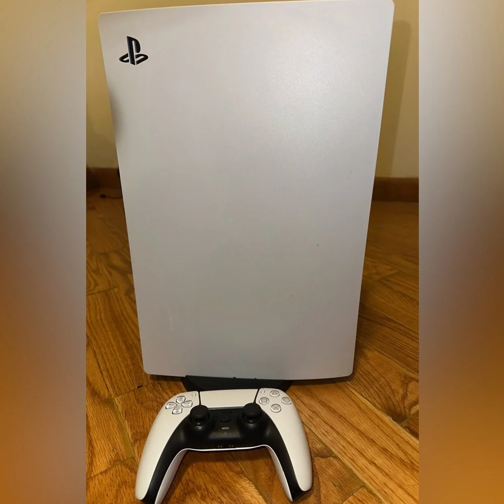 Sony Playstation 5 Console (digital edition console) Used for 3 weeks only!